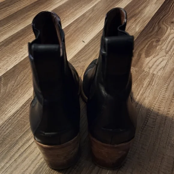 Madewell Black Booties Size 6.5 Genuine Leather Block Heel - Picture 2 of 4